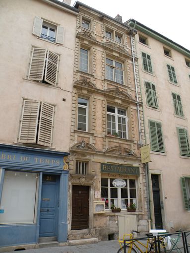  petit immeuble pittoresque